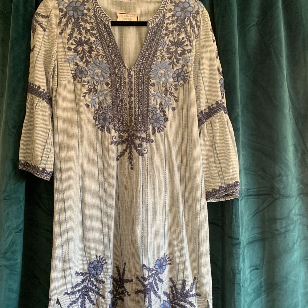 Johnny was linen dress